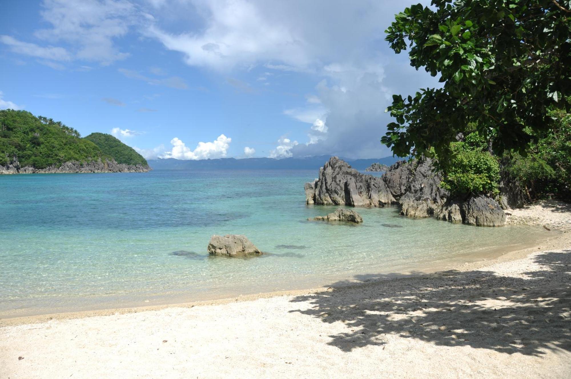 Tugawe Cove Resort Colongcocon Exterior foto